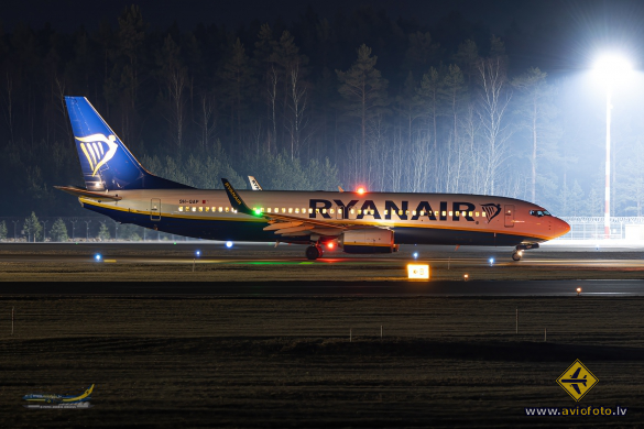 Boeing 737-8AS