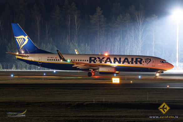 Boeing 737-8AS