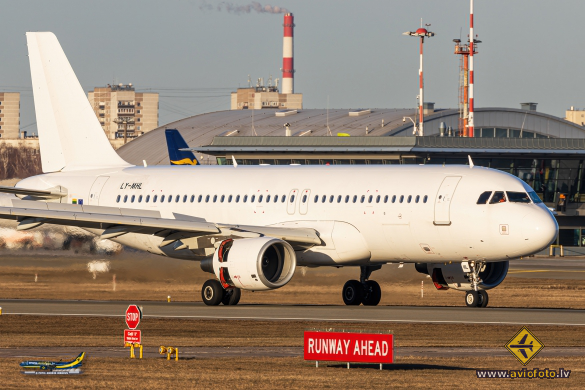 Airbus A320-216