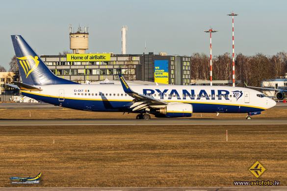 Boeing 737-8AS