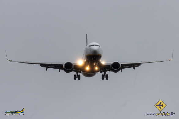 Boeing 737-8AS