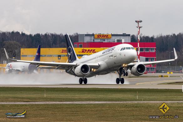 Airbus A320-214