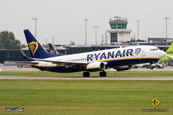 Boeing 737-8AS