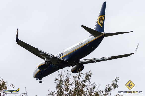 Boeing 737-8AS