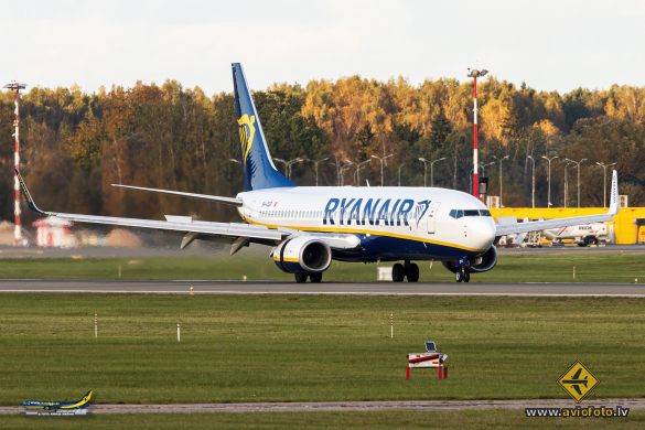 Boeing 737-8AS