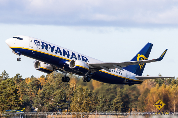 Boeing 737-8AS