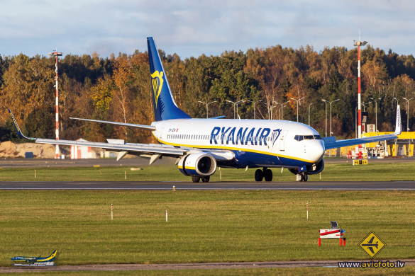 Boeing 737-8AS