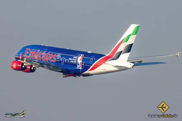 Airbus A380-861
