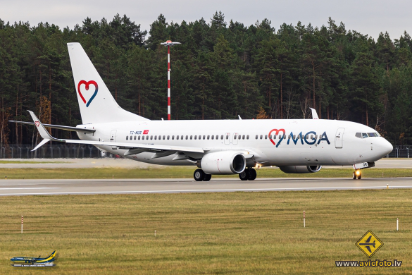 Boeing 737-85F
