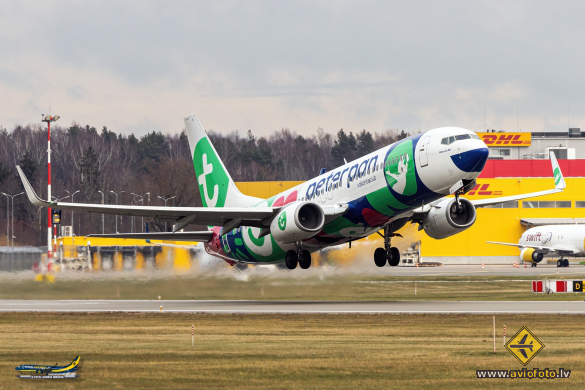 Boeing 737-8K2