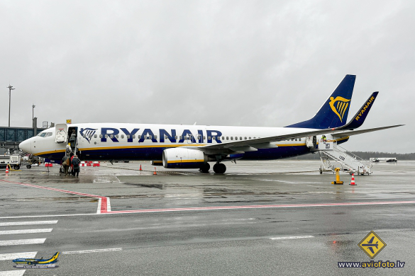 Boeing 737-8AS