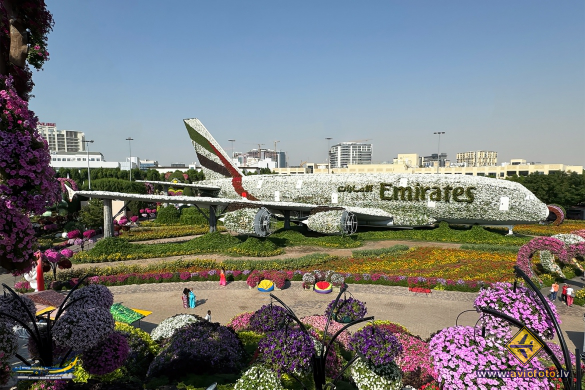 Airbus A380-800 replica