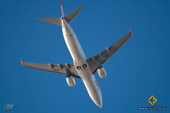 Boeing 737-8EH