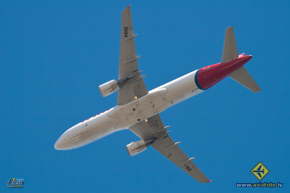 Airbus A320-214