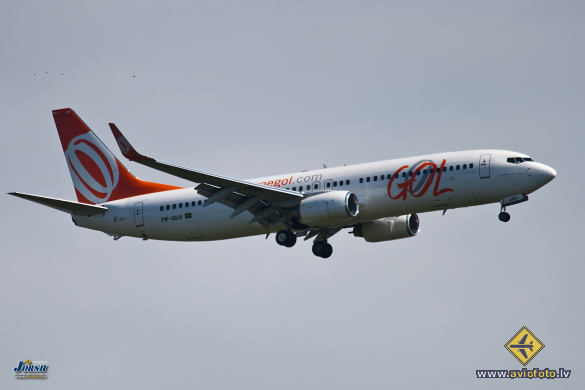 Boeing 737-8EH