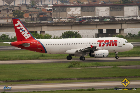 Airbus A320-233