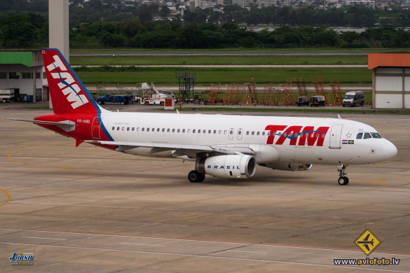 Airbus A320-233