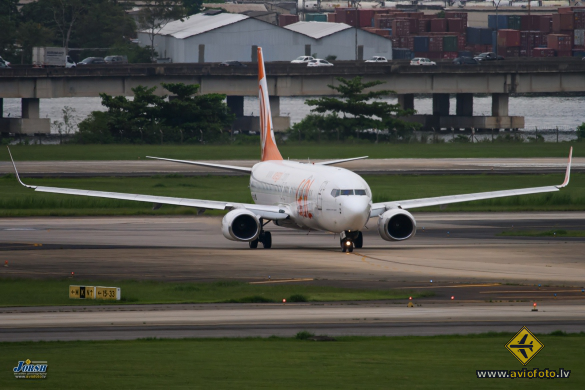 Boeing 737-85F