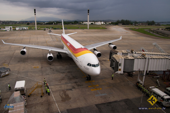 Airbus A340-313
