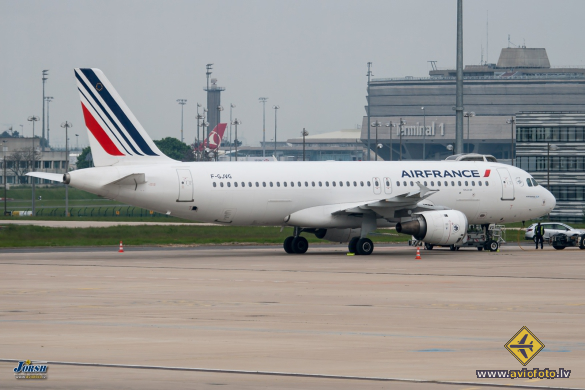Airbus A320-211