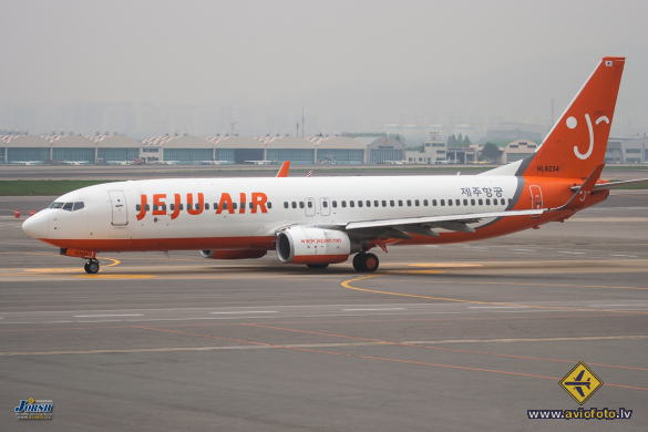 Boeing 737-86Q