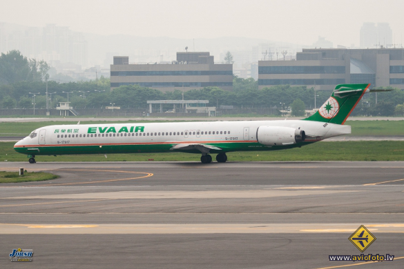 McDonnell Douglas MD-90-30