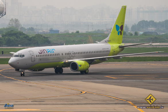 Boeing 737-86N