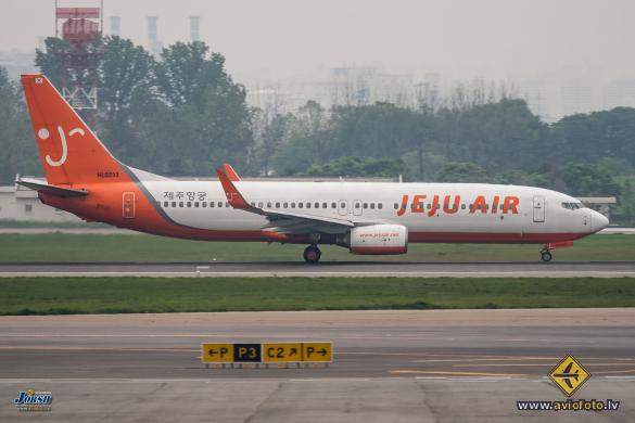 Boeing 737-85P