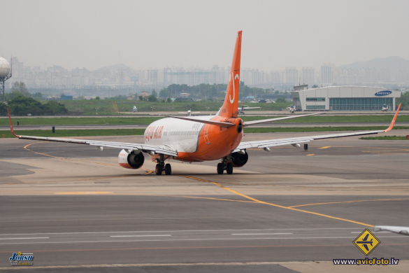 Boeing 737-8BK