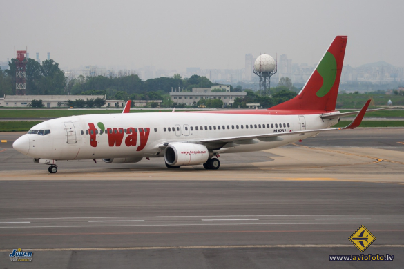 Boeing 737-8K5