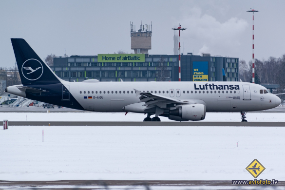 Airbus A320-211