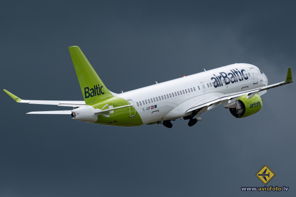 Airbus A220-300