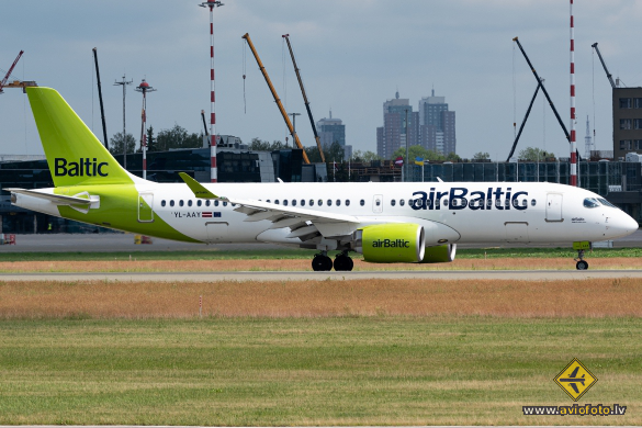Airbus A220-300