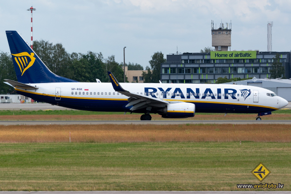 Boeing 737-8AS