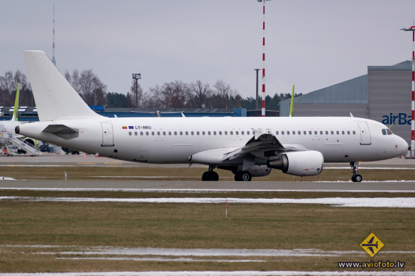 Airbus A320-214