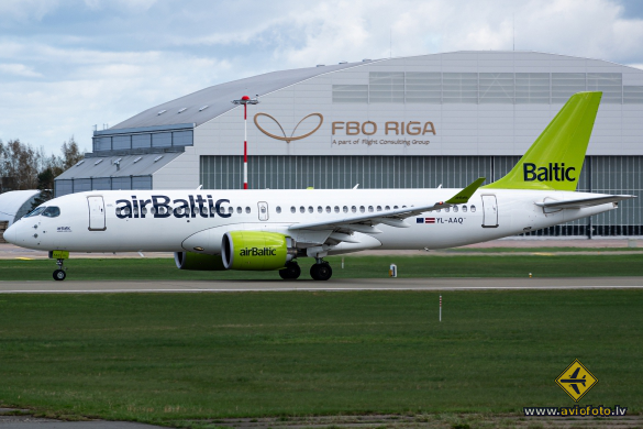 Airbus A220-300