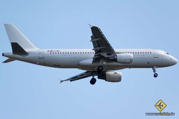 Airbus A320-214