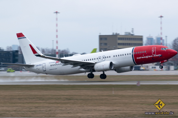 Boeing 737-8JP