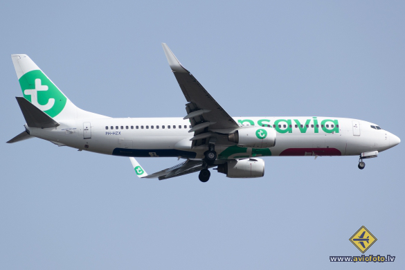 Boeing 737-8K2