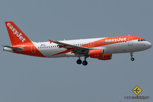 Airbus A320-214