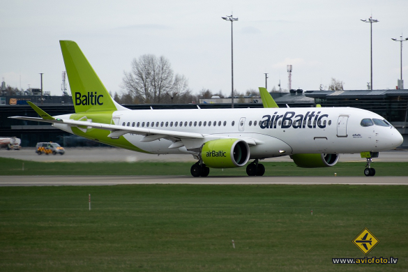 Airbus A220-300