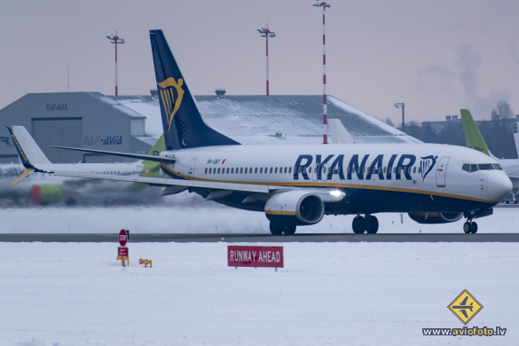 Boeing 737-8AS