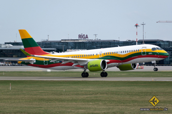 Airbus A220-300