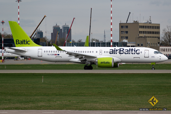 Airbus A220-300
