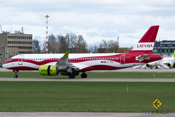Airbus A220-300