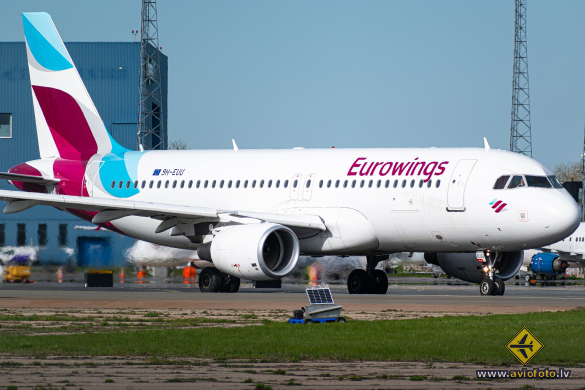 Airbus A320-214