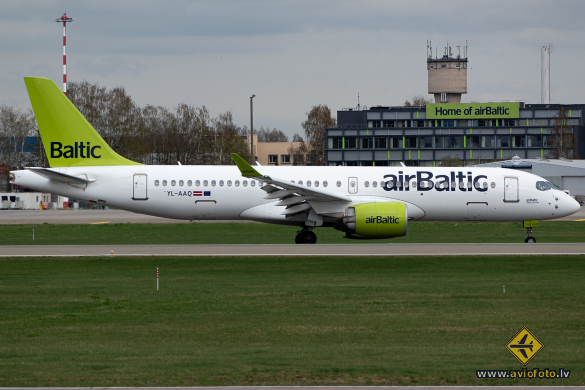 Airbus A220-300