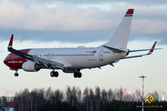 Boeing 737-8JP