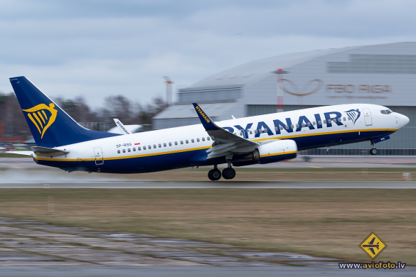 Boeing 737-8AS