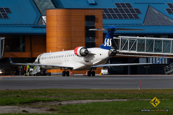 Bombardier CRJ-900ER NG (CL-600-2D24)